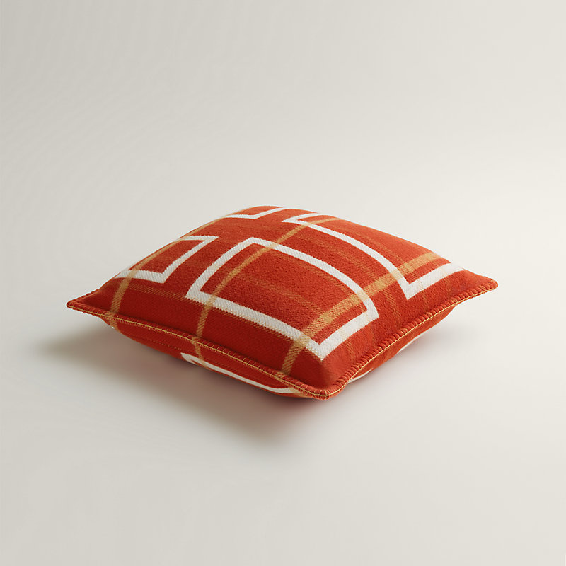 クッション 《カードル》 | Hermès - エルメス-公式サイト クッション 《カードル》 | Hermès - エルメス-公式サイト